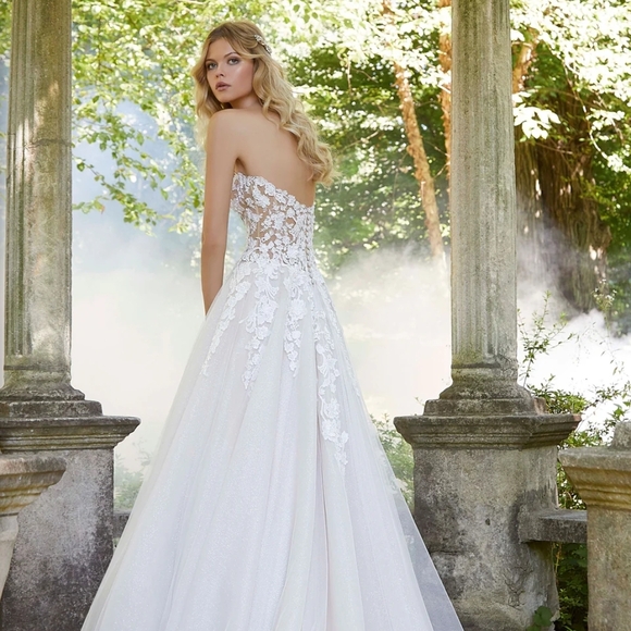 Mori Lee Pierette Elegant Lace Wedding Dress in Ivory - Picture 3 of 4